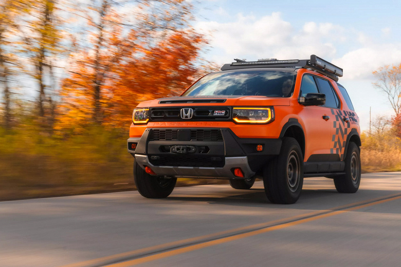 60 мм лифта подвески, алюминиевая защита днища, лебедка на 3,6 тонны, а также 10-ступенчатый «автомат» и 289 л.с. Представлен Honda Passport TrailSport HRC